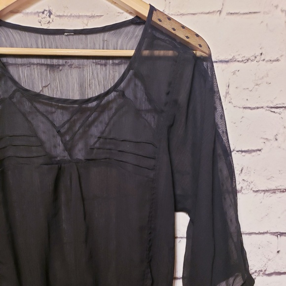 Black Sheer top - Picture 3 of 4